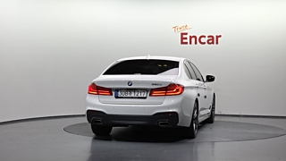 BMW 5-SERIES G30 2019