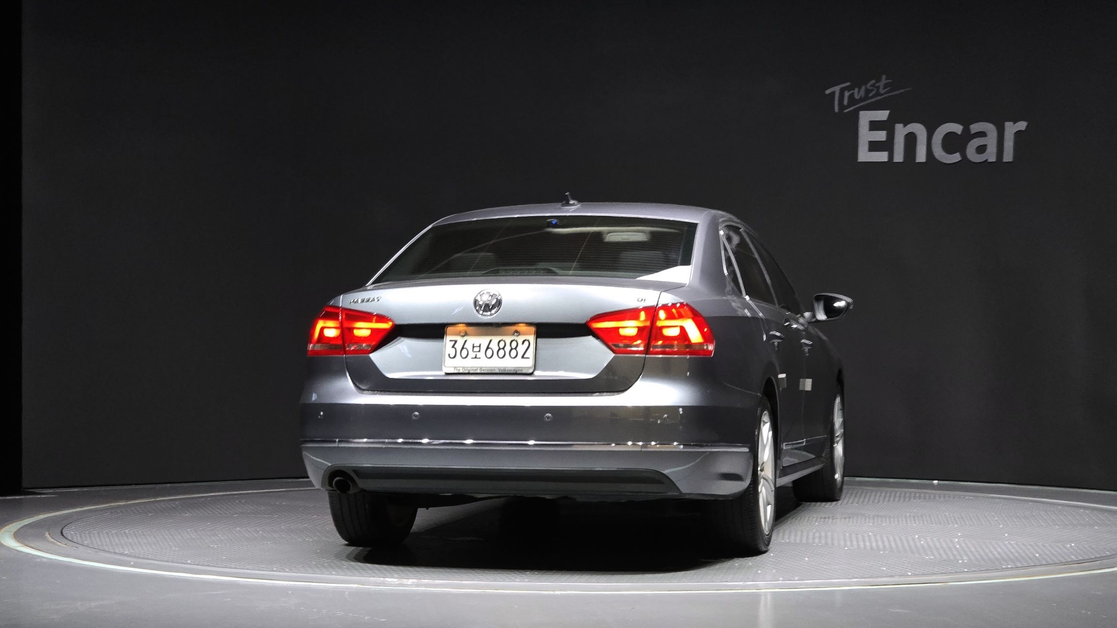 VOLKSWAGEN PASSAT 2013