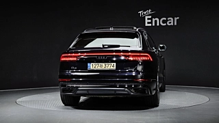 AUDI Q8 4M  55 TFSI Quattro Premium 2021