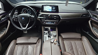 BMW 5-SERIES G30 2017
