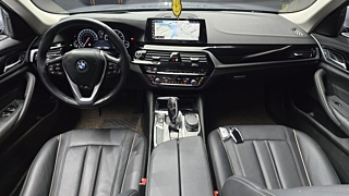 BMW 5-SERIES G30 2019