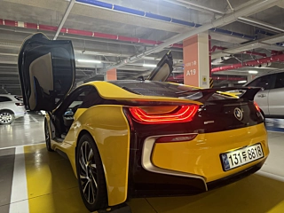 BMW I8 2016
