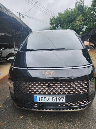 HYUNDAI STARIA 2025