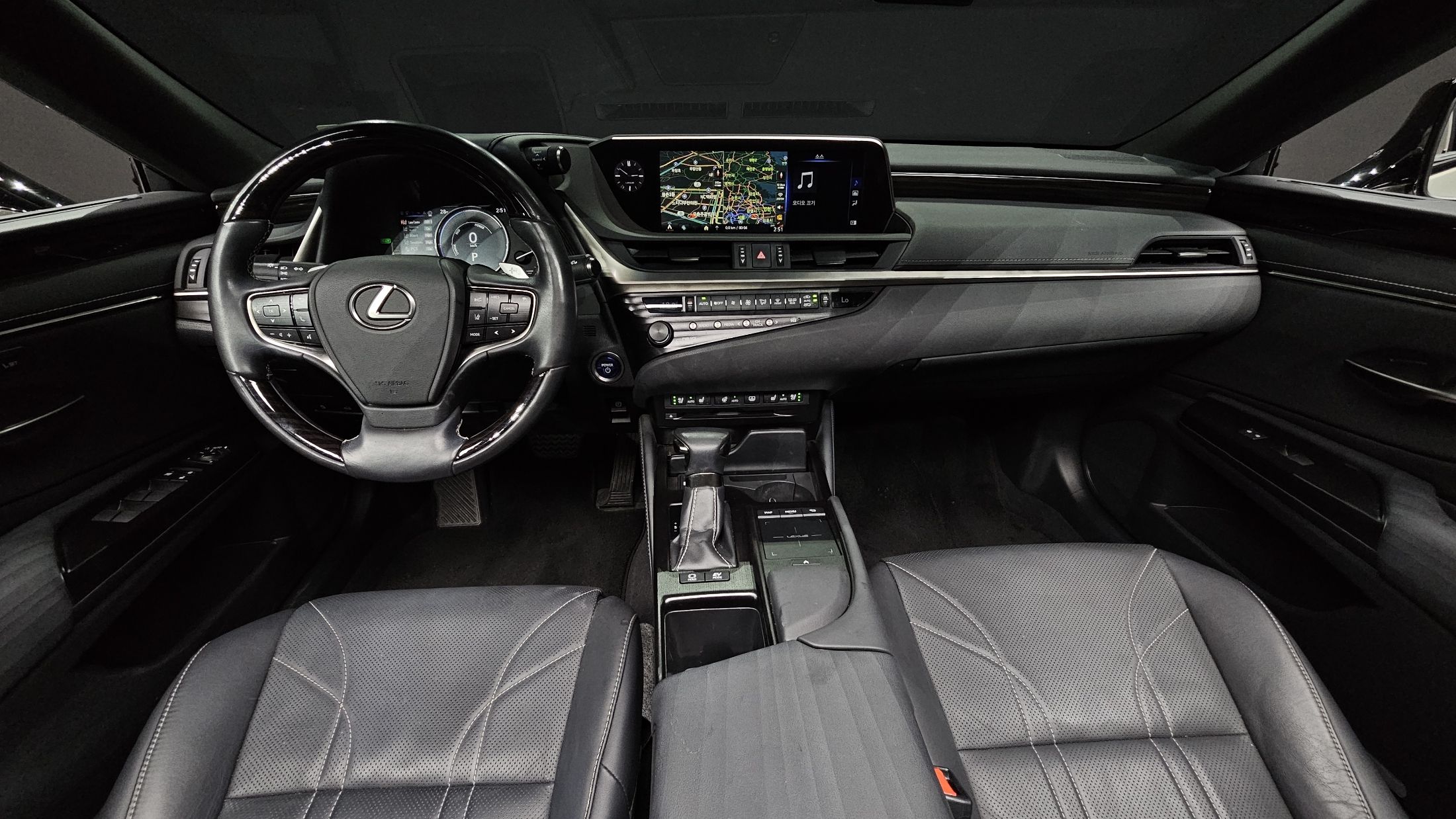 LEXUS ES300H 2019