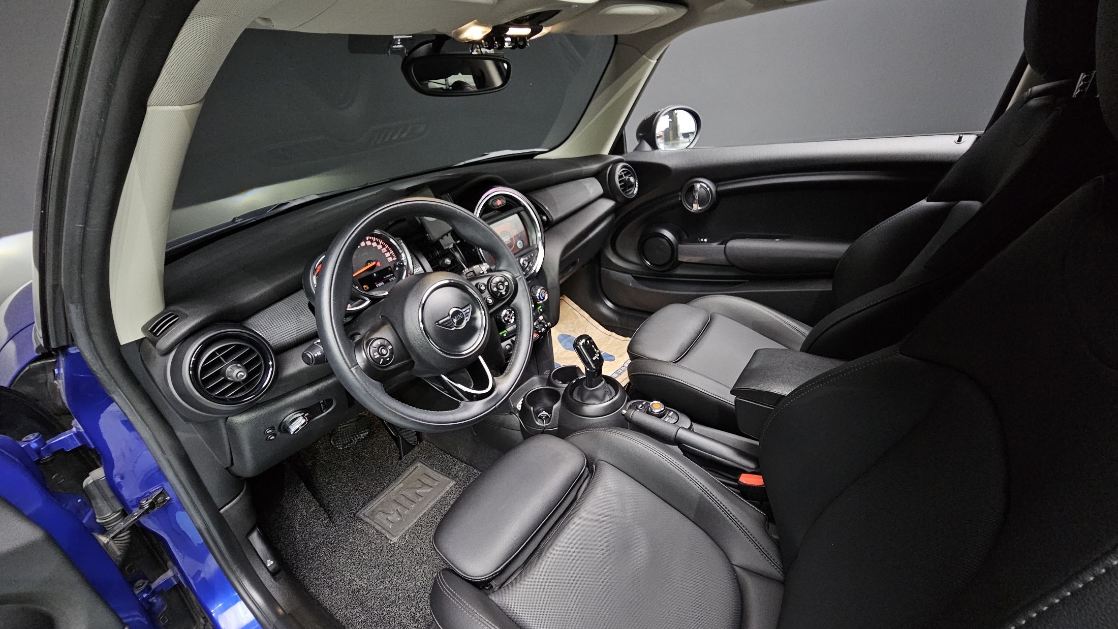 MINI COOPER D 2019