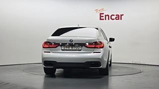 BMW 7-SERIES G11 2017