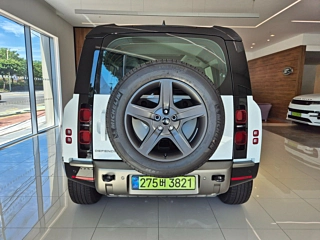 LAND ROVER DEFENDER L663  2024