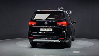 KIA CARNIVAL 2018