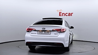 HYUNDAI LF SONATA HYBRID 2017