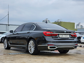 BMW 7-SERIES G11 2016