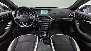 INFINITI Q30 2017