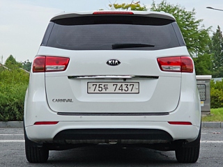 KIA CARNIVAL 2017