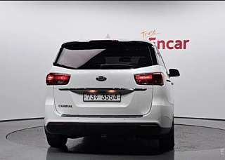 KIA CARNIVAL 2018