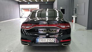 HYUNDAI GRANDEUR IG 2017