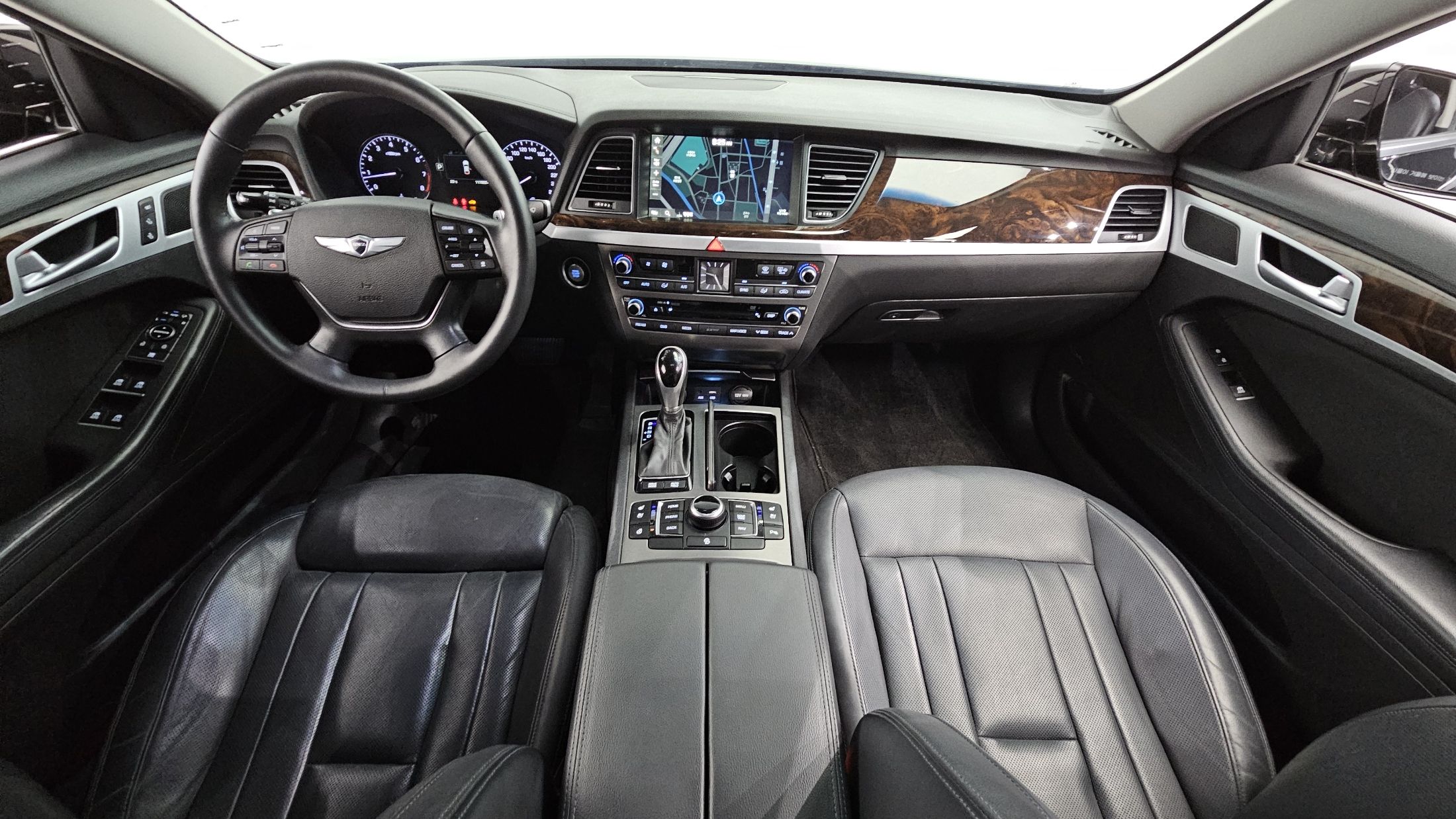 HYUNDAI GENESIS DH 2014