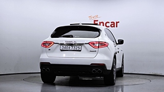 MASERATI LEVANTE 2020