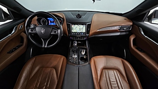 MASERATI LEVANTE 2020