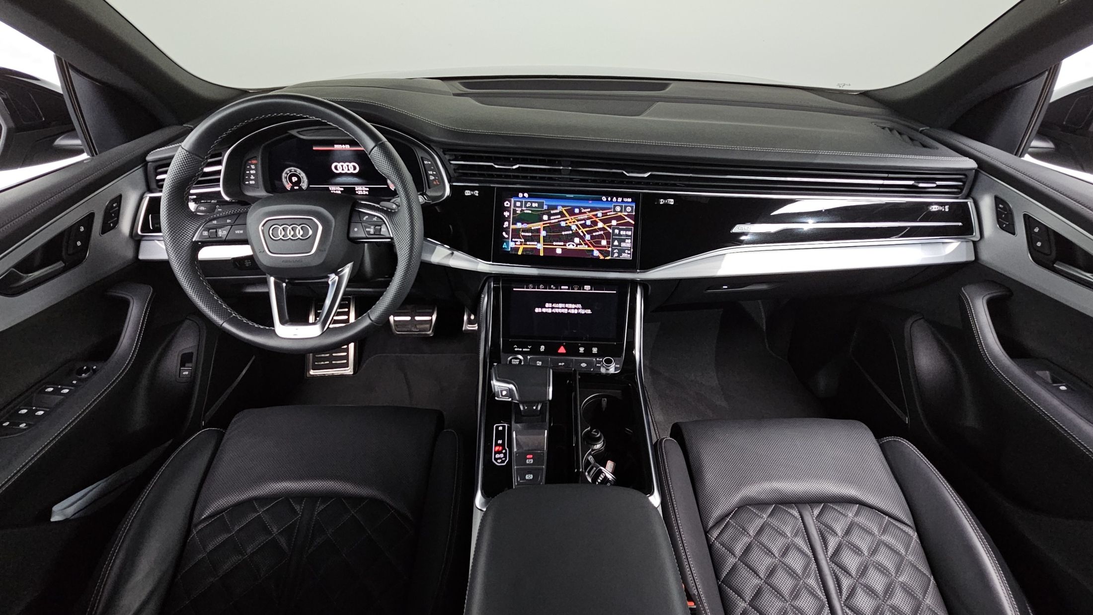 AUDI Q8 4M 2023