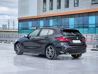BMW 1-SERIES F40 2023