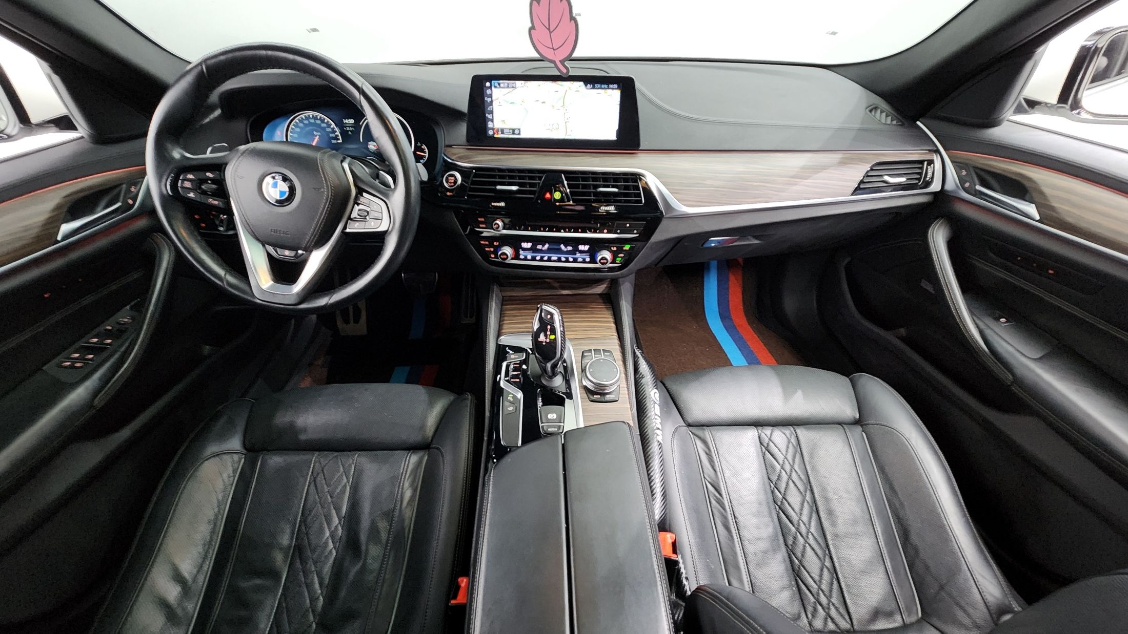 BMW 5-SERIES G30 2017