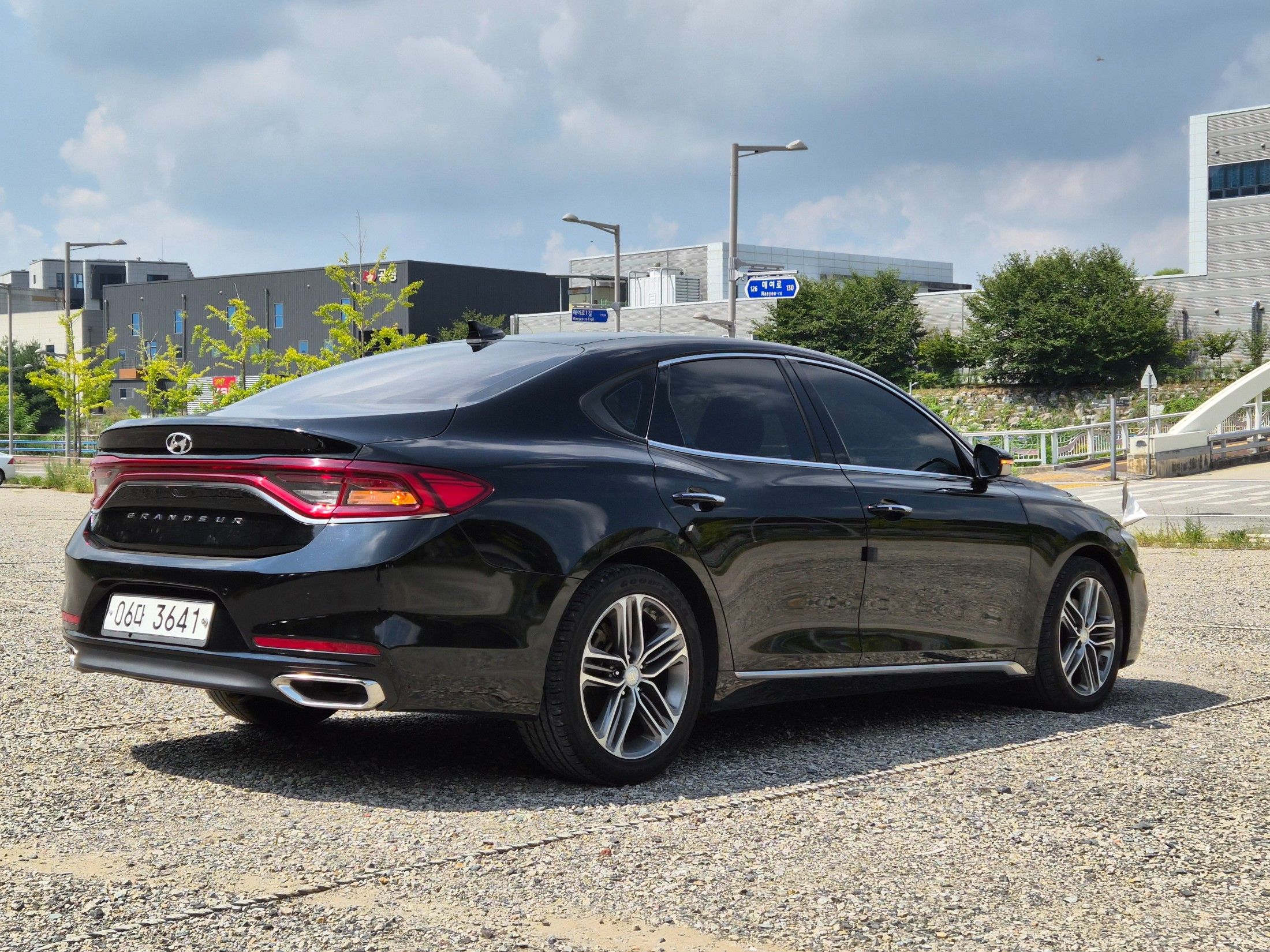 HYUNDAI GRANDEUR IG 2017