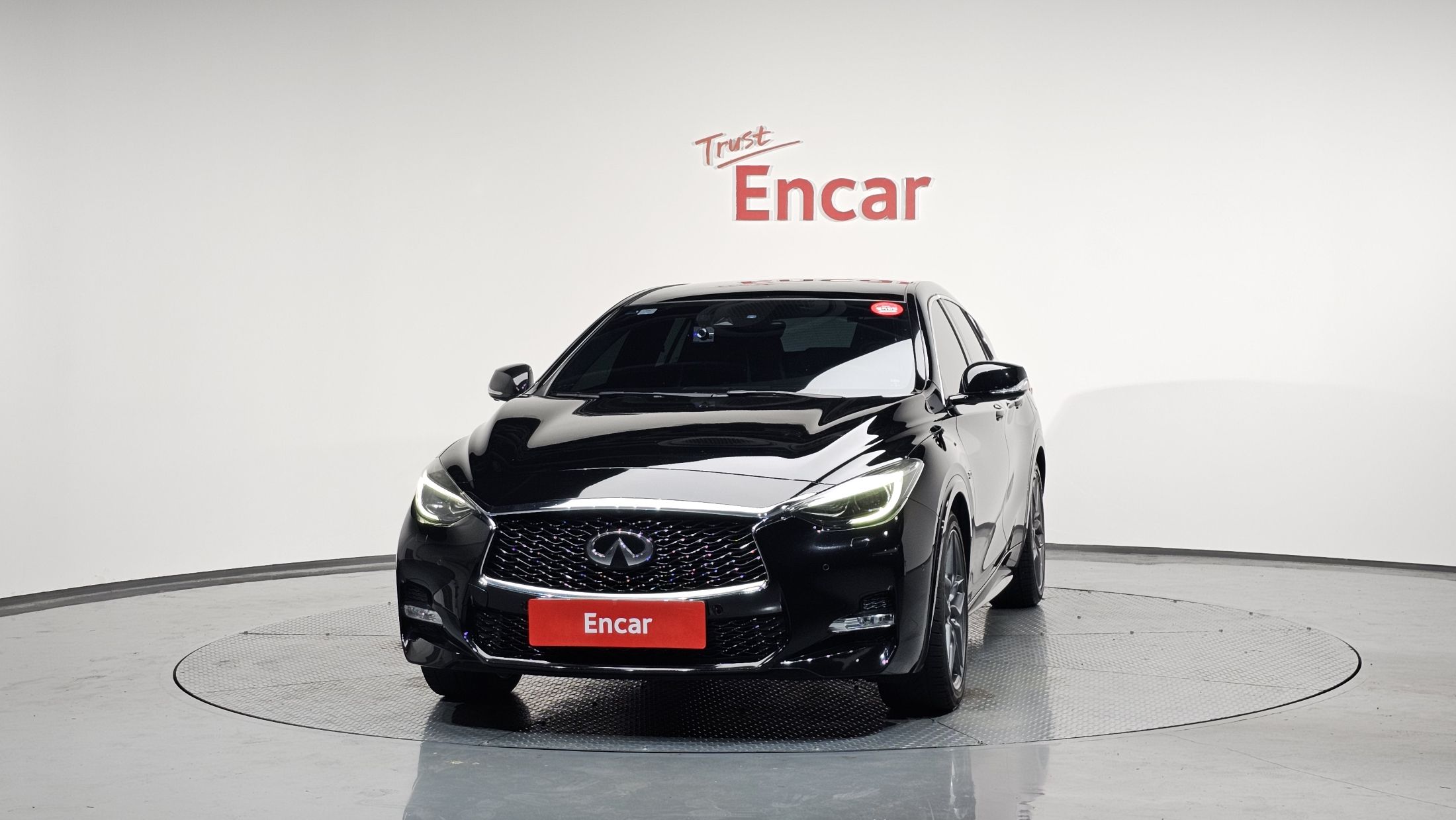 INFINITI Q30 2017