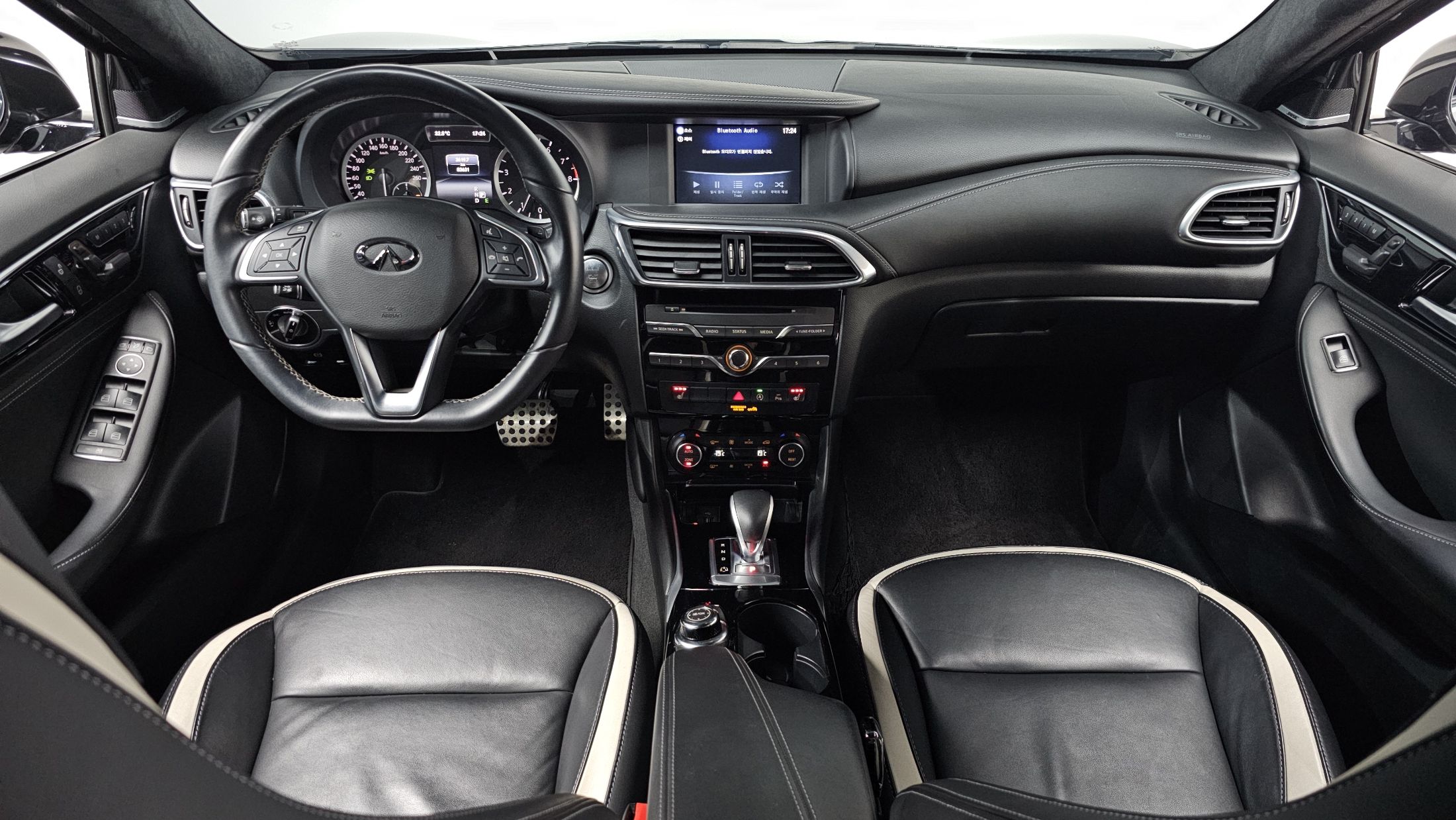 INFINITI Q30 2017