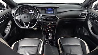 INFINITI Q30 2017