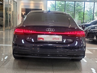 AUDI A7 4K 2023
