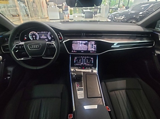 AUDI A7 4K 2023
