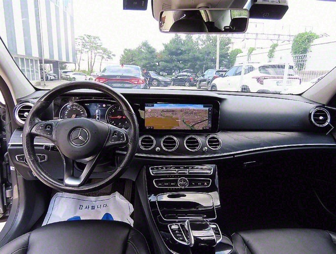 MERCEDES BENZ E-CLASS W213 2017