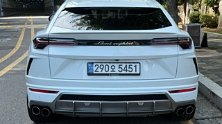 LAMBORGHINI URUS 2020