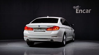 BMW 5-SERIES G30 2020