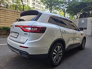 SAMSUNG QM6 2019