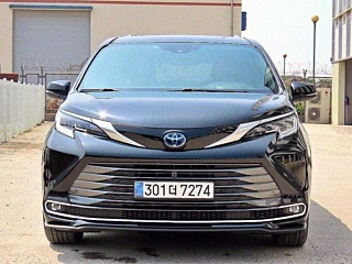 TOYOTA SIENNA  4 GENERATION 2.5 Hybrid 2WD 2021