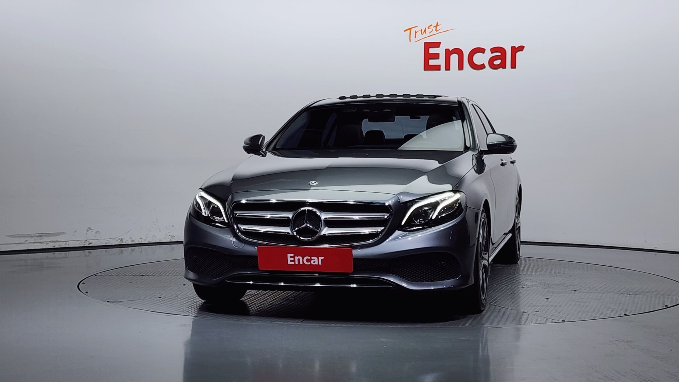 MERCEDES BENZ E-CLASS W213 2017