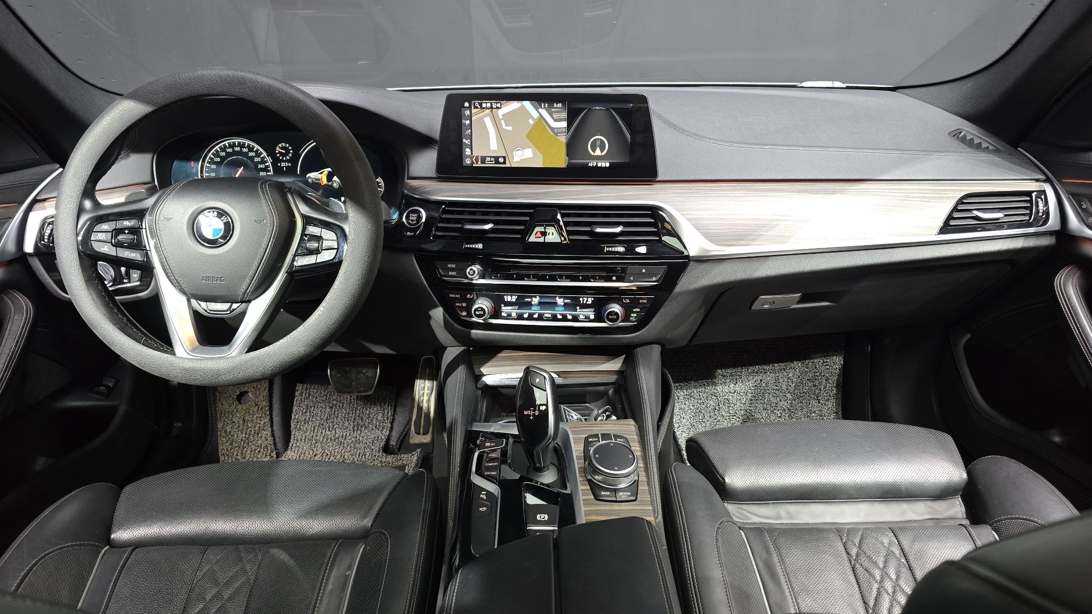 BMW 5-SERIES G30 2017