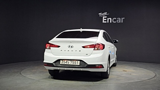 HYUNDAI AVANTE AD 2019