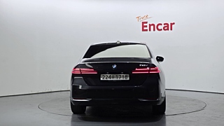 BMW 5-SERIES G60 2024