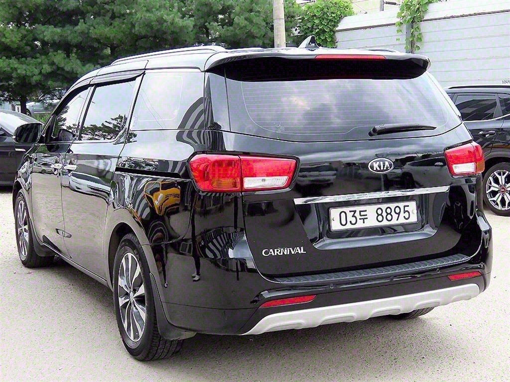 KIA CARNIVAL 2016