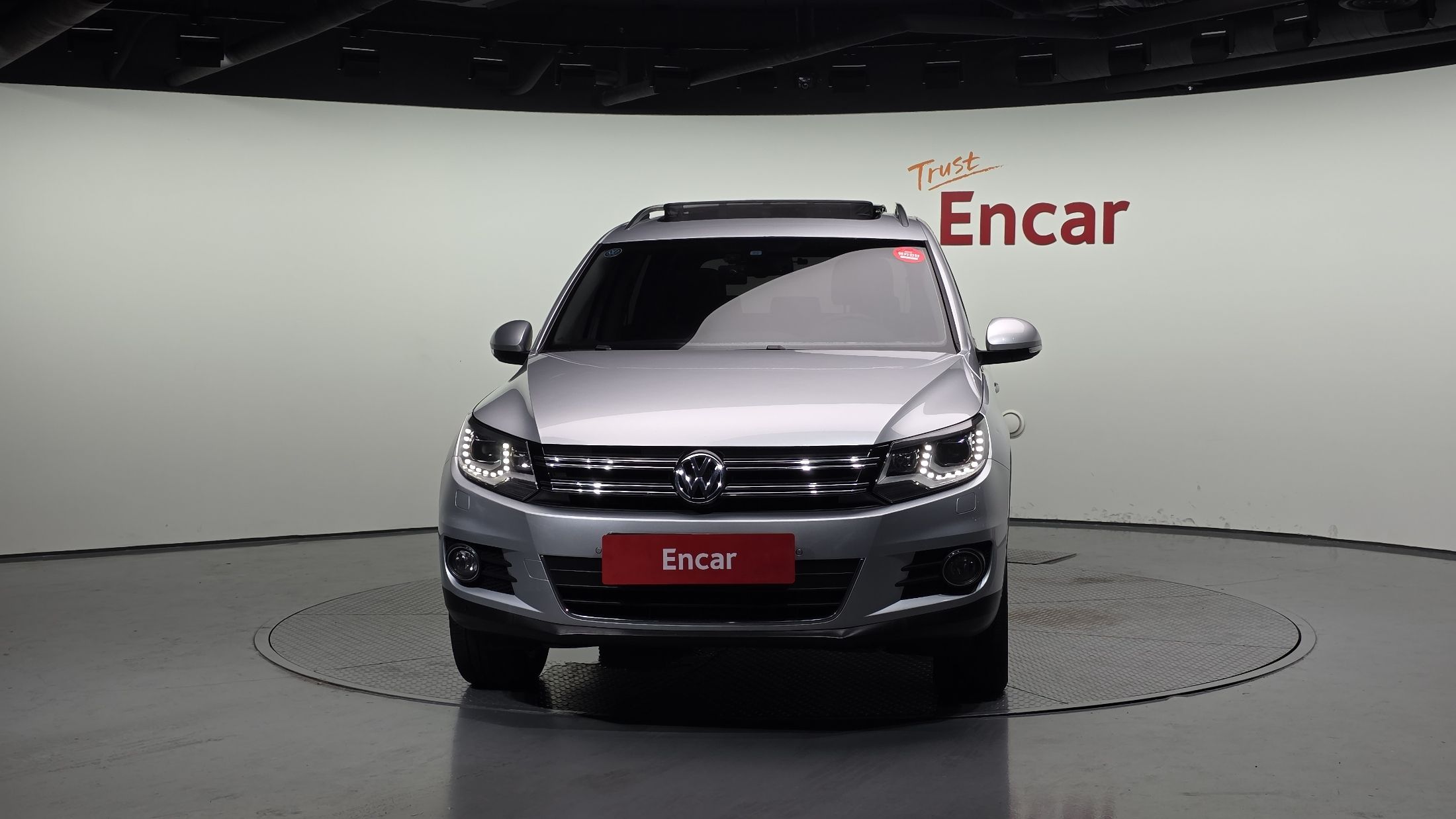 VOLKSWAGEN TIGUAN 2016