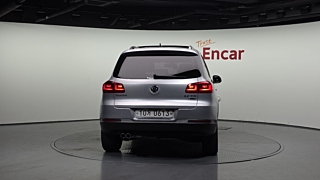 VOLKSWAGEN TIGUAN 2016