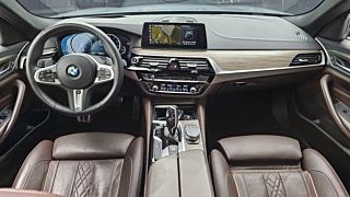 BMW 5-SERIES G30 2017