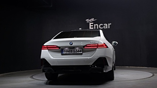 BMW 5-SERIES G60 2023