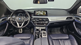 BMW 5-SERIES G30 2017