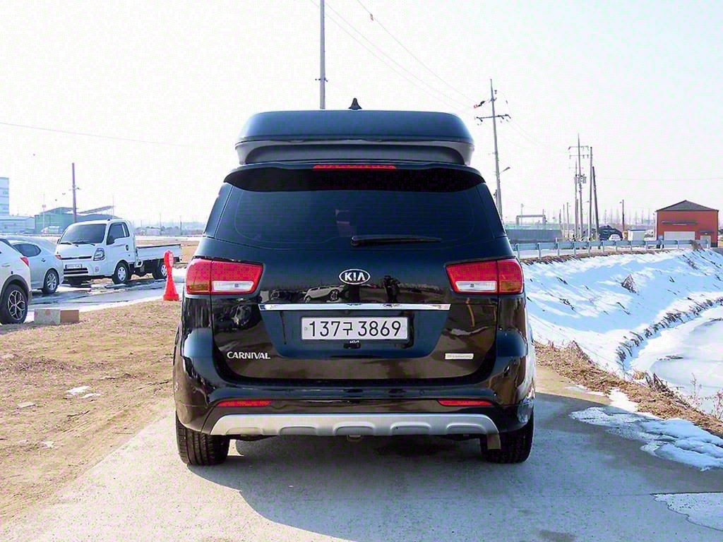 KIA CARNIVAL 2016