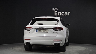 MASERATI LEVANTE 2018