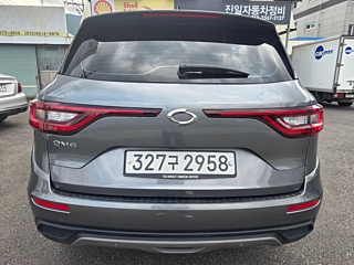 SAMSUNG QM6 2020