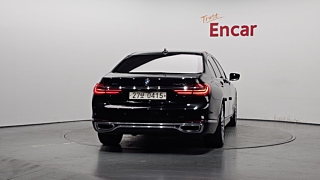 BMW 7-SERIES G11 2016
