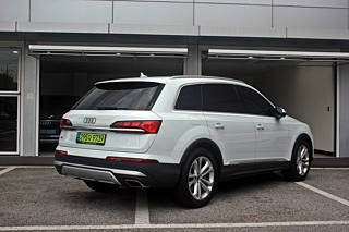 AUDI Q7 4M 2025